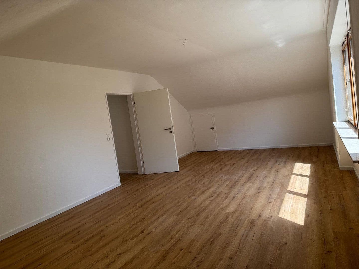 Prenájom bytu 3-izbový 83 m², Maintal, Hesensko Prenájom bytu 3-izbový 83 m², Maintal, Hesensko