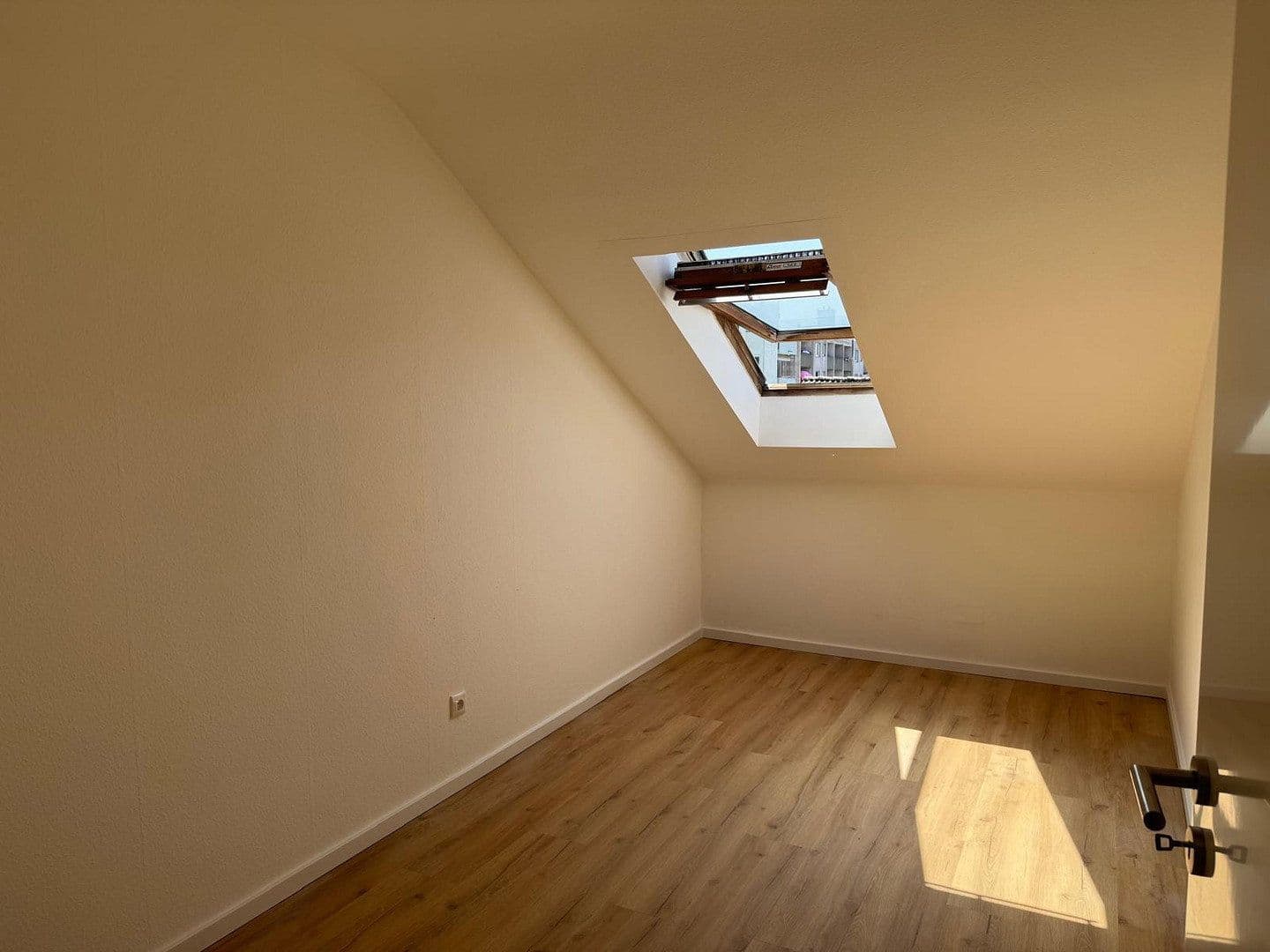 Prenájom bytu 3-izbový 83 m², Maintal, Hesensko Prenájom bytu 3-izbový 83 m², Maintal, Hesensko