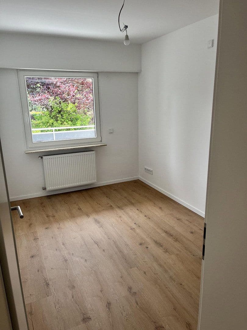 Prenájom domu 125 m², pozemek 213 m², Neckargemünd, Bádensko-Wurttembersko Prenájom domu 125 m², pozemek 213 m², Neckargemünd, Bádensko-Wurttembersko