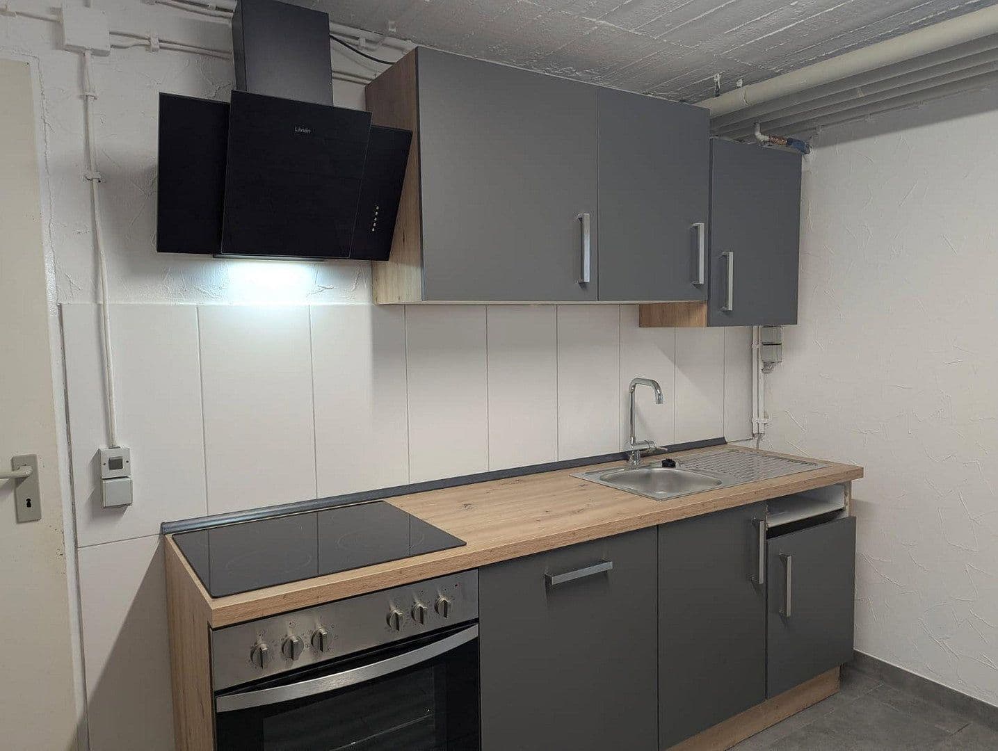 Prenájom bytu 1-izbový 55 m², Rottenburg am Neckar, Bádensko-Wurttembersko Prenájom bytu 1-izbový 55 m², Rottenburg am Neckar, Bádensko-Wurttembersko