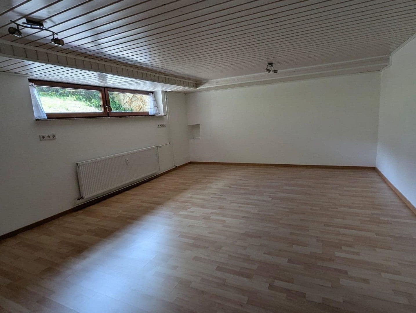 Prenájom bytu 1-izbový 55 m², Rottenburg am Neckar, Bádensko-Wurttembersko Prenájom bytu 1-izbový 55 m², Rottenburg am Neckar, Bádensko-Wurttembersko