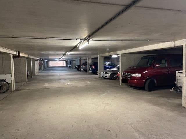 Predaj garáže, Wieblinger Weg, Heidelberg, Bádensko-Wurttembersko Predaj garáže, Wieblinger Weg, Heidelberg, Bádensko-Wurttembersko