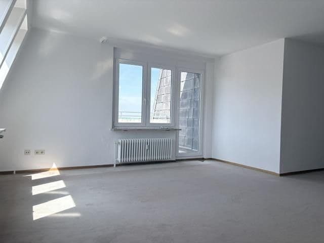 Prenájom bytu 3-izbový 90 m², Barsinghausen, Dolné Sasko Prenájom bytu 3-izbový 90 m², Barsinghausen, Dolné Sasko