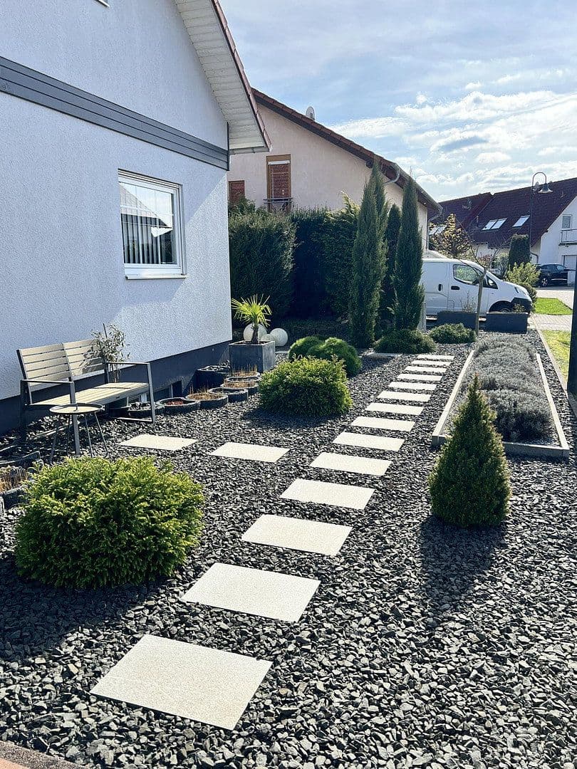 Predaj domu 200 m², pozemek 666 m², Mehlingen, Porýnie-Falcko Predaj domu 200 m², pozemek 666 m², Mehlingen, Porýnie-Falcko