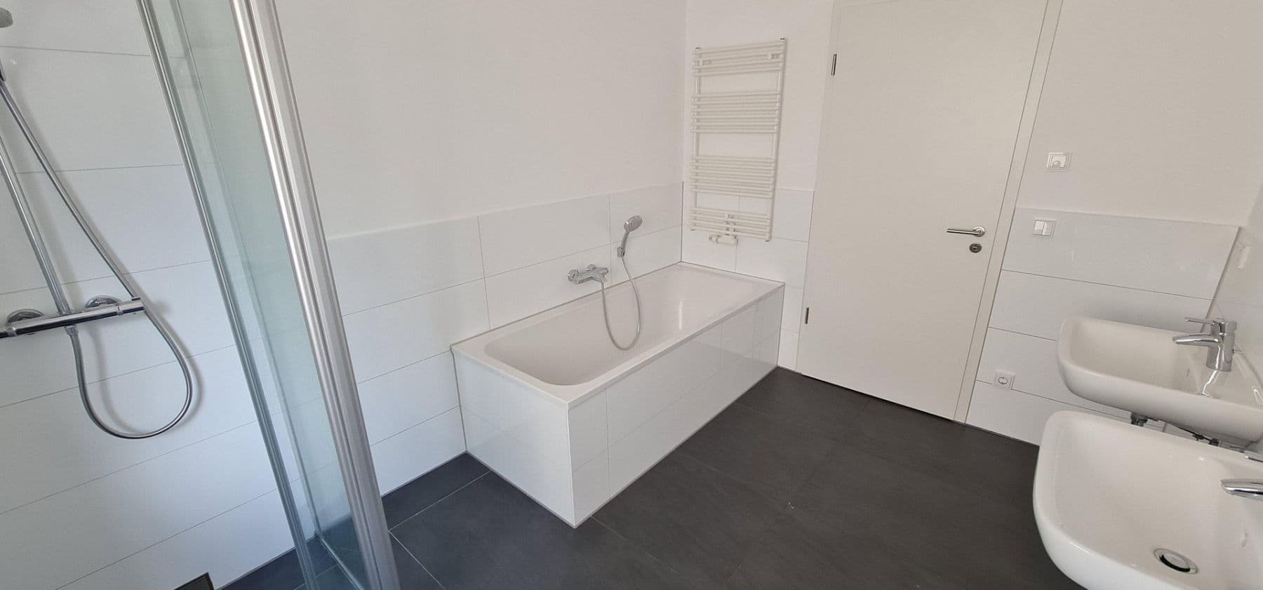 Prenájom bytu 2-izbový 73 m², Am Gutspark 2, Berlin, Berlín Prenájom bytu 2-izbový 73 m², Am Gutspark 2, Berlin, Berlín