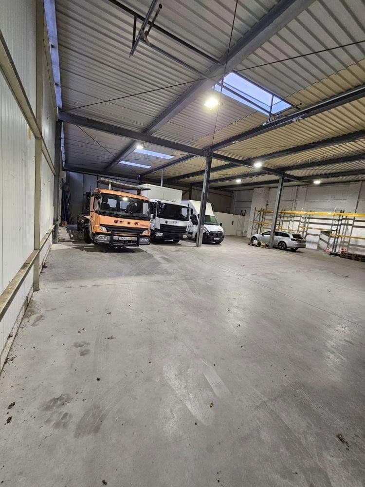 Prenájom nebytového priestoru 8.000 m², Solingen, Severné Porýnie - Westfálsko Prenájom nebytového priestoru 8.000 m², Solingen, Severné Porýnie - Westfálsko