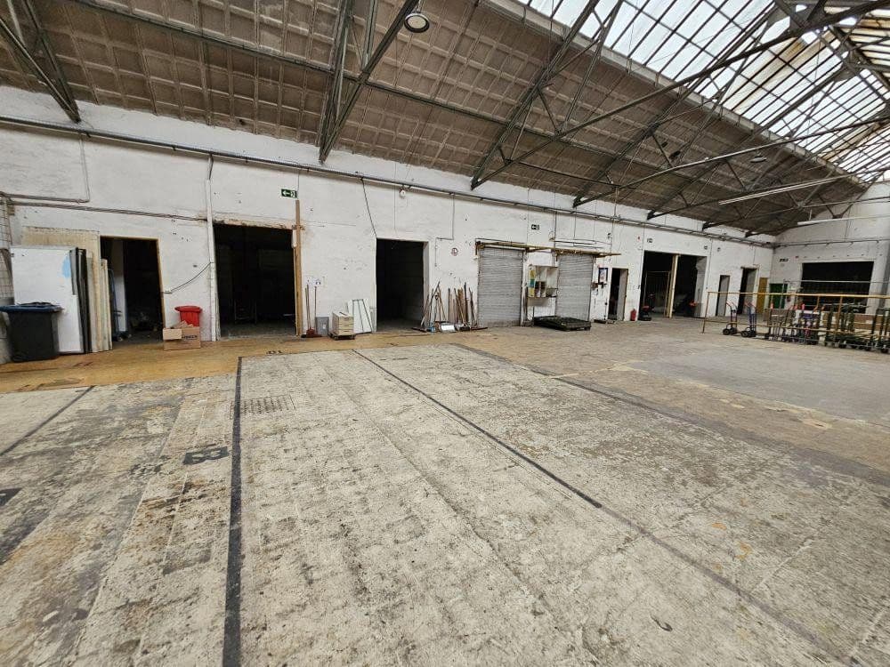 Prenájom nebytového priestoru 8.000 m², Solingen, Severné Porýnie - Westfálsko Prenájom nebytového priestoru 8.000 m², Solingen, Severné Porýnie - Westfálsko