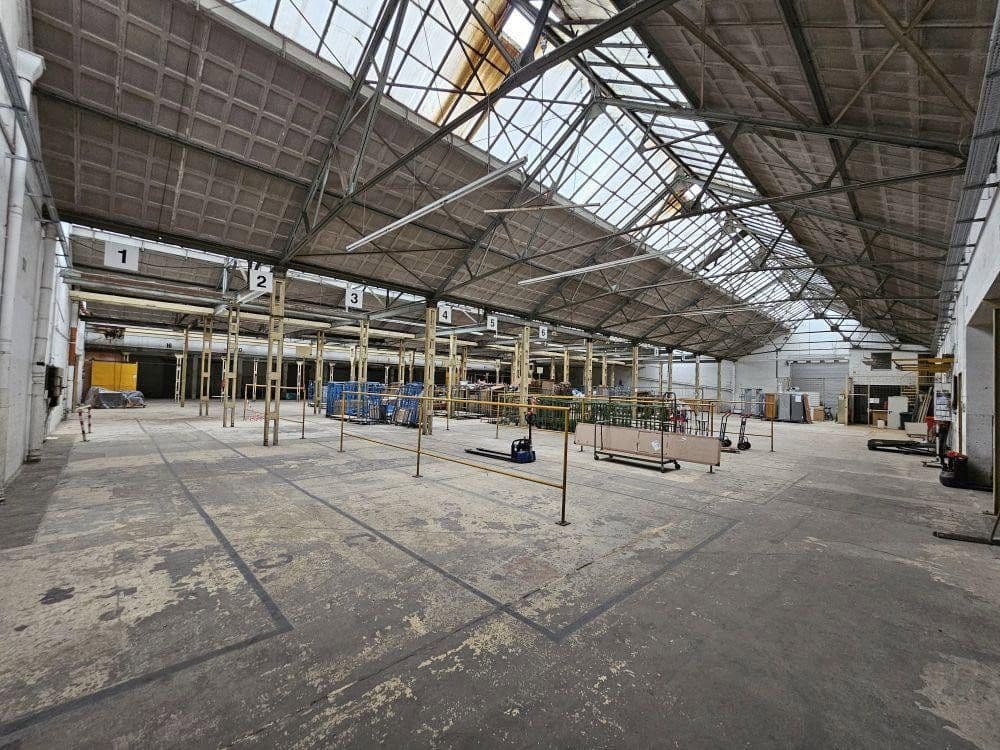 Prenájom nebytového priestoru 8.000 m², Solingen, Severné Porýnie - Westfálsko Prenájom nebytového priestoru 8.000 m², Solingen, Severné Porýnie - Westfálsko
