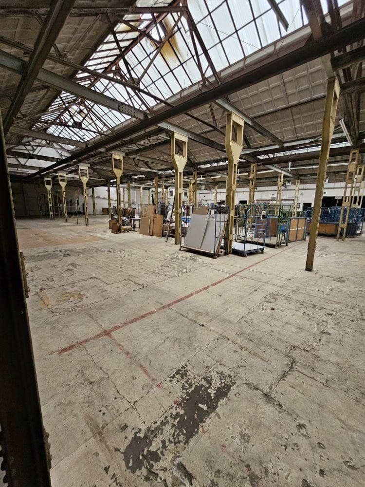 Prenájom nebytového priestoru 8.000 m², Solingen, Severné Porýnie - Westfálsko Prenájom nebytového priestoru 8.000 m², Solingen, Severné Porýnie - Westfálsko
