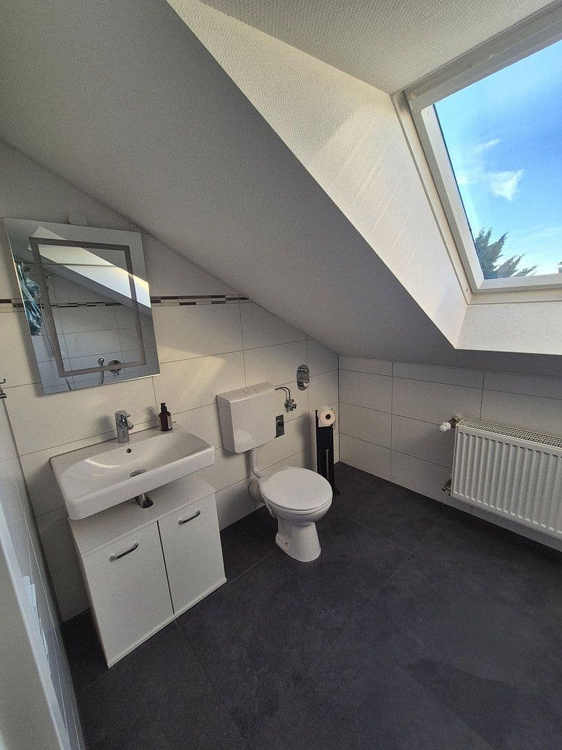 Prenájom bytu 3-izbový 85 m², Eberdingen, Bádensko-Wurttembersko Prenájom bytu 3-izbový 85 m², Eberdingen, Bádensko-Wurttembersko