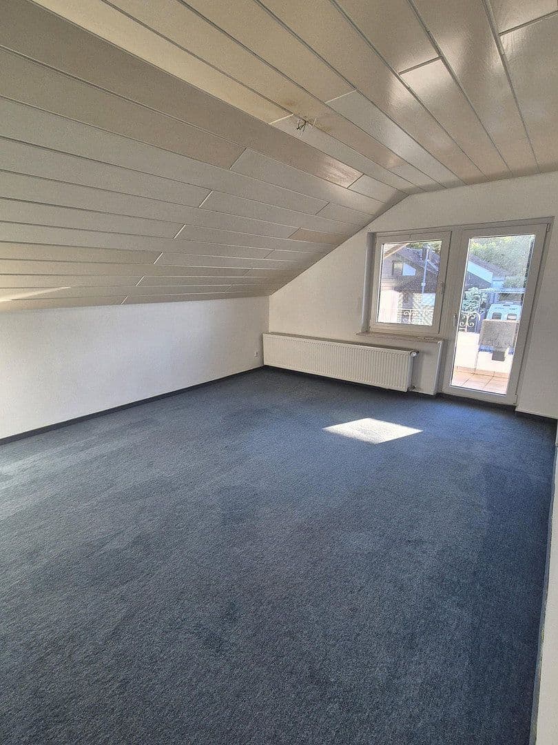 Prenájom bytu 3-izbový 85 m², Eberdingen, Bádensko-Wurttembersko Prenájom bytu 3-izbový 85 m², Eberdingen, Bádensko-Wurttembersko