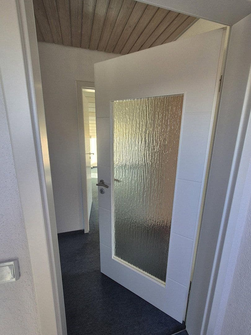 Prenájom bytu 3-izbový 85 m², Eberdingen, Bádensko-Wurttembersko Prenájom bytu 3-izbový 85 m², Eberdingen, Bádensko-Wurttembersko