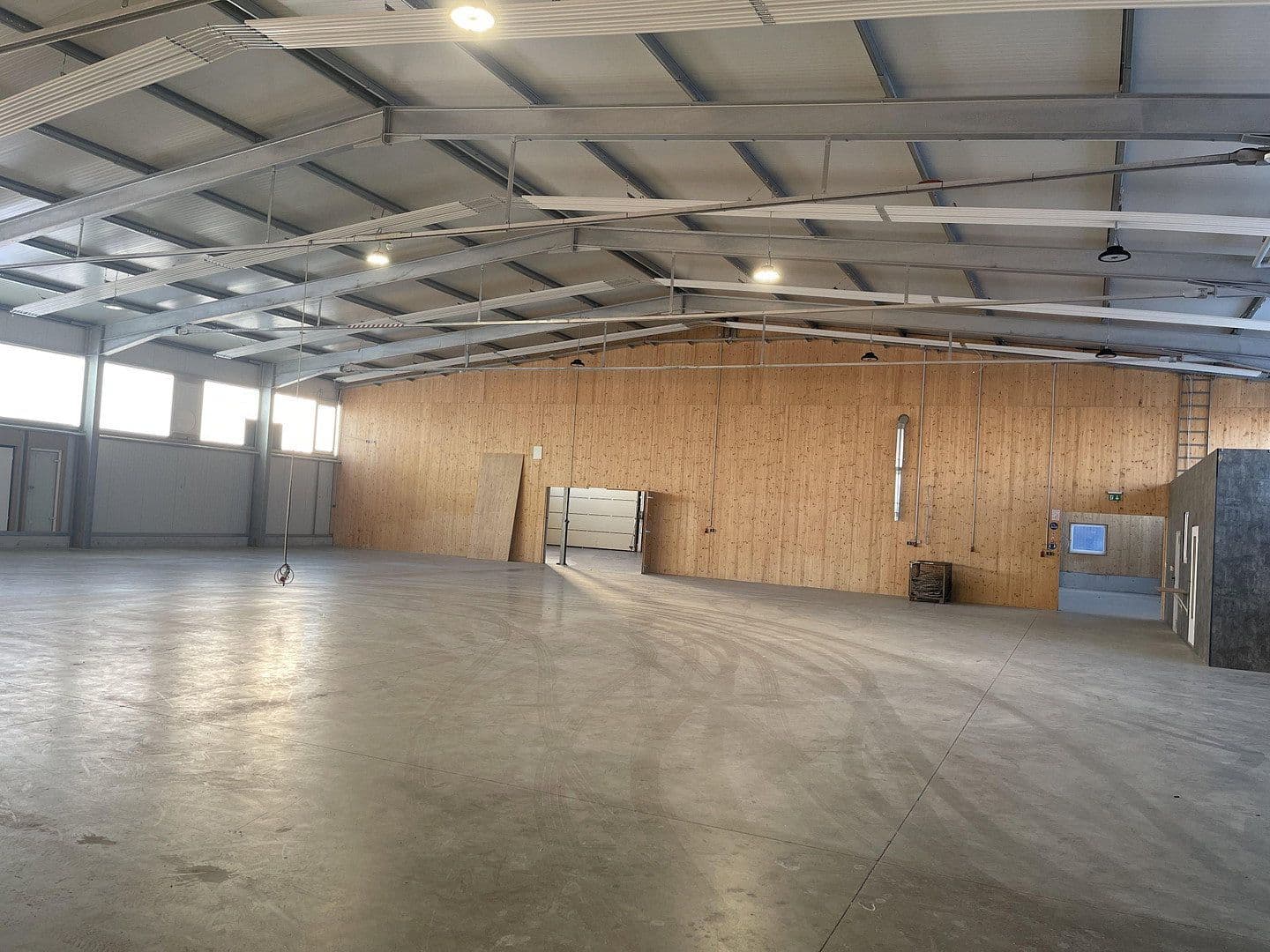 Prenájom nebytového priestoru 1.580 m², Allinger Straße 8c, Vilshofen an der Donau, Bavorsko Prenájom nebytového priestoru 1.580 m², Allinger Straße 8c, Vilshofen an der Donau, Bavorsko