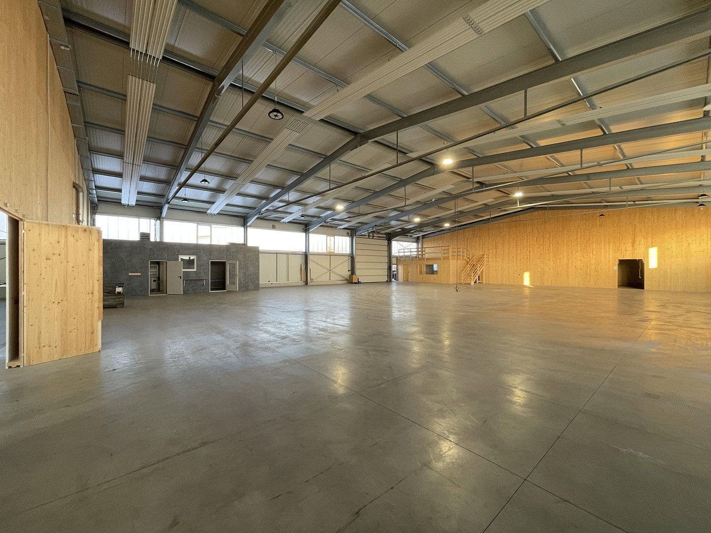 Prenájom nebytového priestoru 1.580 m², Allinger Straße 8c, Vilshofen an der Donau, Bavorsko Prenájom nebytového priestoru 1.580 m², Allinger Straße 8c, Vilshofen an der Donau, Bavorsko