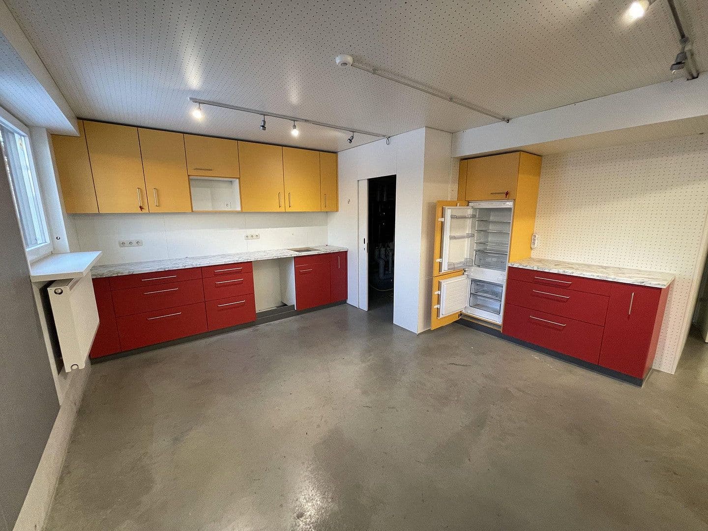 Prenájom nebytového priestoru 1.580 m², Allinger Straße 8c, Vilshofen an der Donau, Bavorsko Prenájom nebytového priestoru 1.580 m², Allinger Straße 8c, Vilshofen an der Donau, Bavorsko