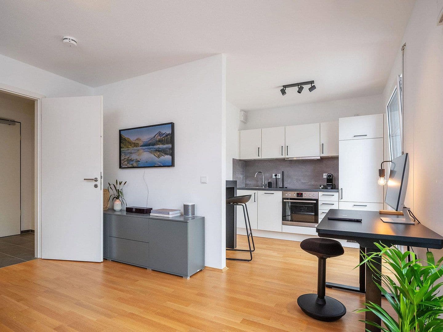 Prenájom bytu 1-izbový 41 m², München - Obersendling, Bavorsko Prenájom bytu 1-izbový 41 m², München - Obersendling, Bavorsko
