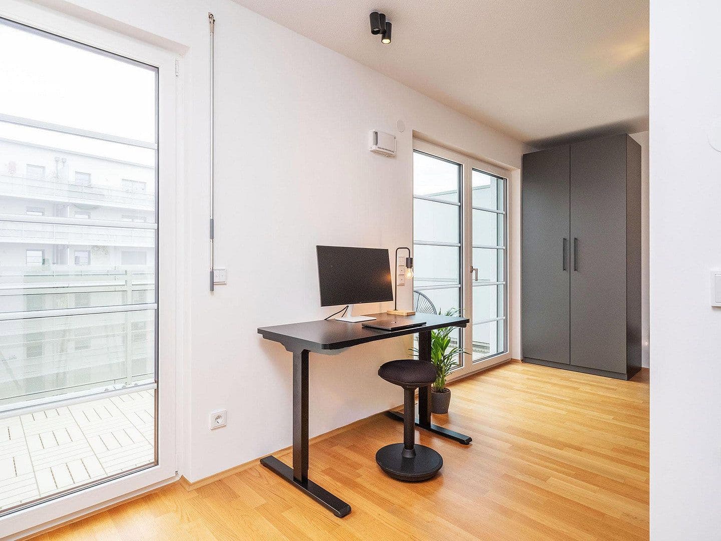 Prenájom bytu 1-izbový 41 m², München - Obersendling, Bavorsko Prenájom bytu 1-izbový 41 m², München - Obersendling, Bavorsko