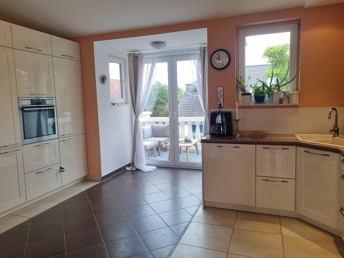 Predaj domu 245 m², pozemek 1.147 m², Gernsheim, Hesensko Predaj domu 245 m², pozemek 1.147 m², Gernsheim, Hesensko
