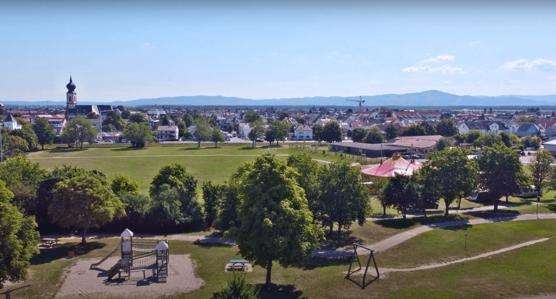 Predaj domu 245 m², pozemek 1.147 m², Gernsheim, Hesensko Predaj domu 245 m², pozemek 1.147 m², Gernsheim, Hesensko
