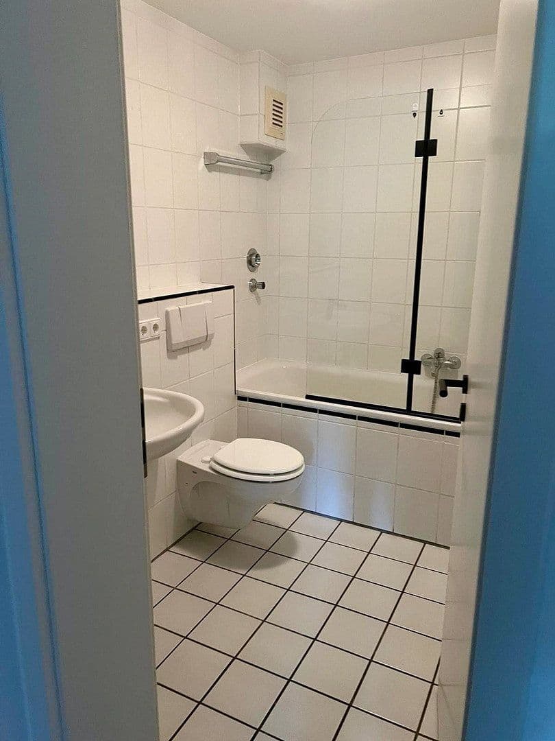 Prenájom bytu 2-izbový 62 m², Rheindorfer Straße 168, Langenfeld (Rheinland), Severné Porýnie - Westfálsko Prenájom bytu 2-izbový 62 m², Rheindorfer Straße 168, Langenfeld (Rheinland), Severné Porýnie - Westfálsko