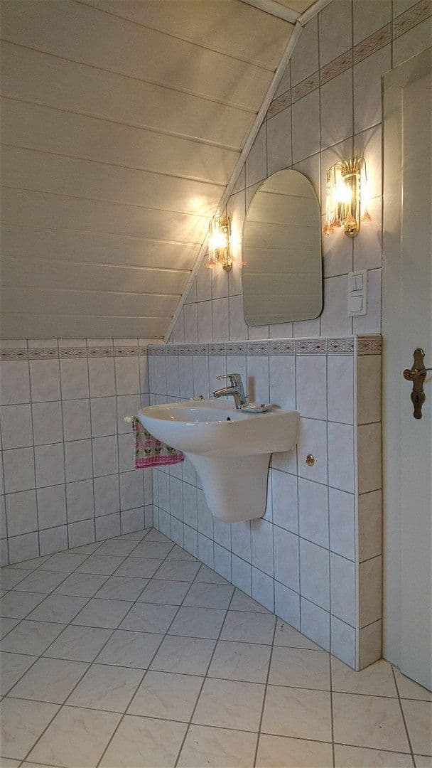 Predaj domu 165 m², pozemek 1.325 m², Heldburg, Durínsko Predaj domu 165 m², pozemek 1.325 m², Heldburg, Durínsko