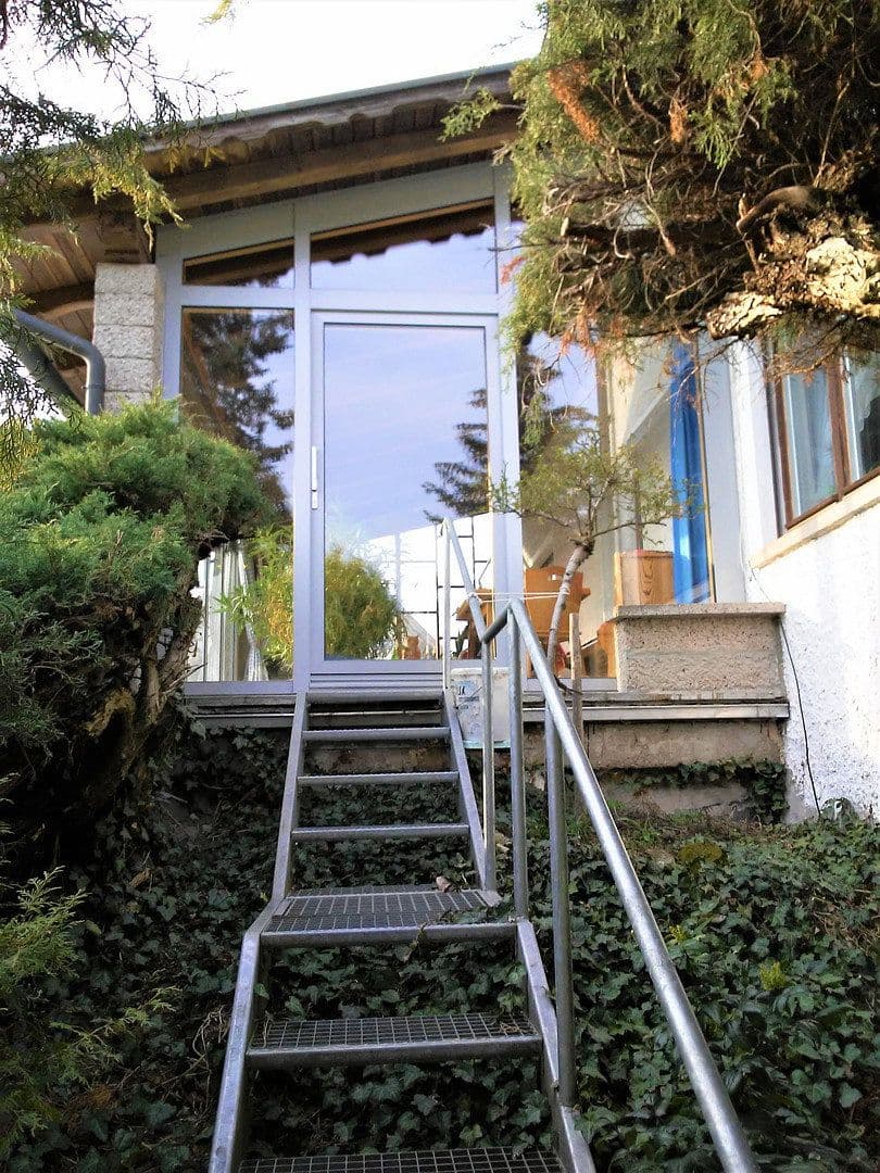 Predaj domu 165 m², pozemek 1.325 m², Heldburg, Durínsko Predaj domu 165 m², pozemek 1.325 m², Heldburg, Durínsko