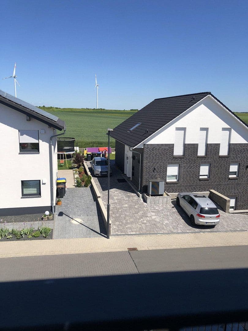 Prenájom bytu 4-izbový 113 m², Wöllstadt, Hesensko Prenájom bytu 4-izbový 113 m², Wöllstadt, Hesensko
