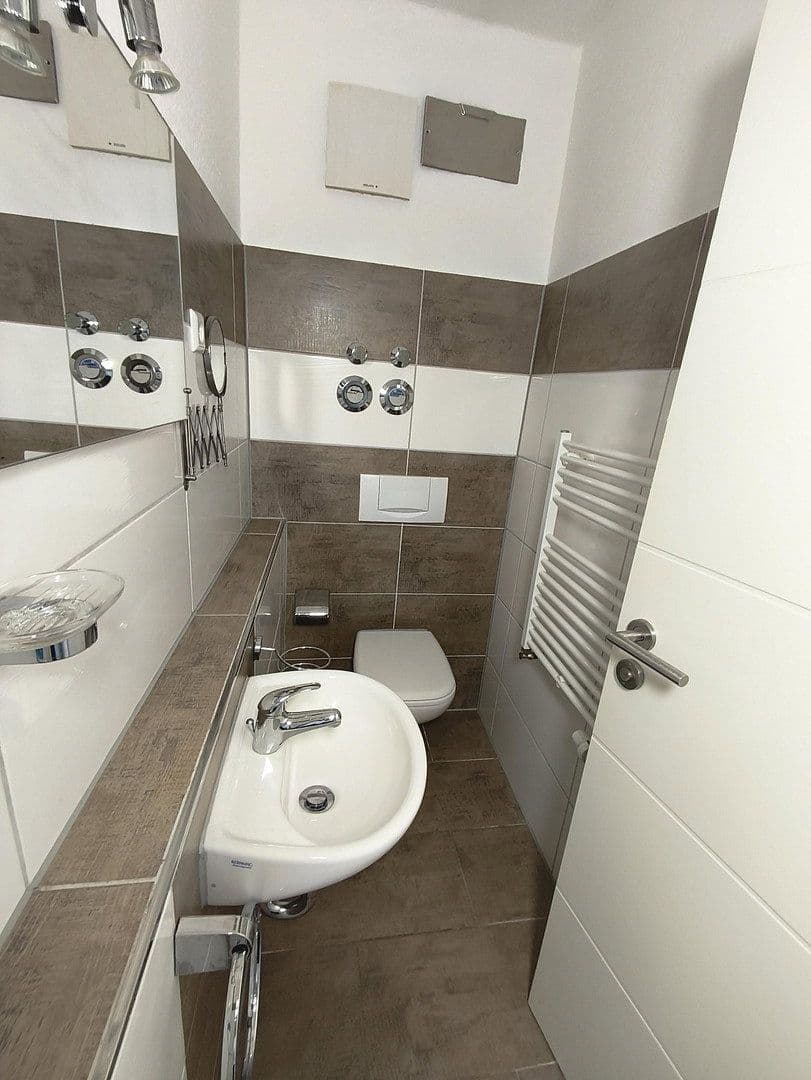 Prenájom bytu 2-izbový 80 m², Frickestraße 2-4, Leipzig, Sasko Prenájom bytu 2-izbový 80 m², Frickestraße 2-4, Leipzig, Sasko