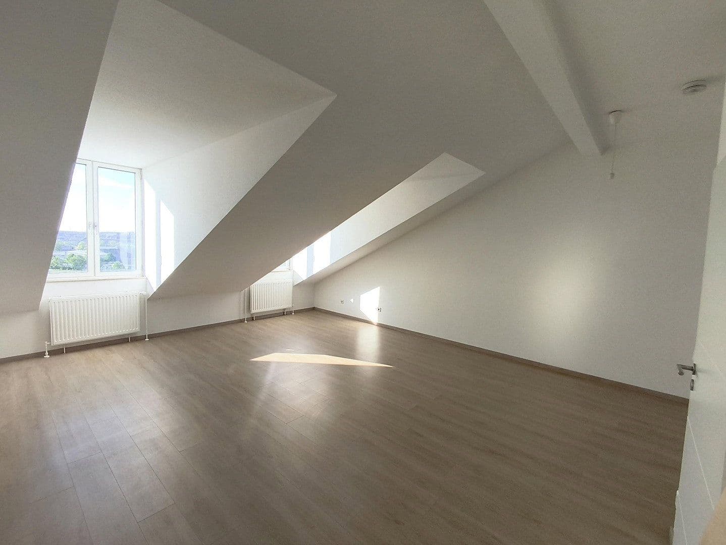 Prenájom bytu 2-izbový 80 m², Frickestraße 2-4, Leipzig, Sasko Prenájom bytu 2-izbový 80 m², Frickestraße 2-4, Leipzig, Sasko