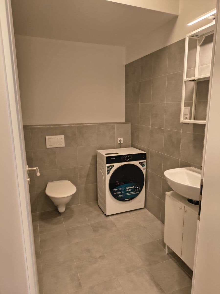 Prenájom bytu 1-izbový 37 m², Gerstelova, Praha, Praha Prenájom bytu 1-izbový 37 m², Gerstelova, Praha, Praha