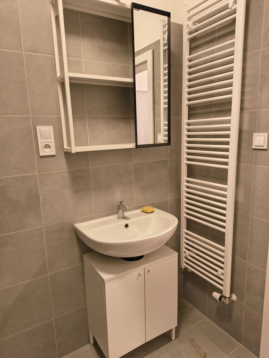 Prenájom bytu 1-izbový 37 m², Gerstelova, Praha, Praha Prenájom bytu 1-izbový 37 m², Gerstelova, Praha, Praha