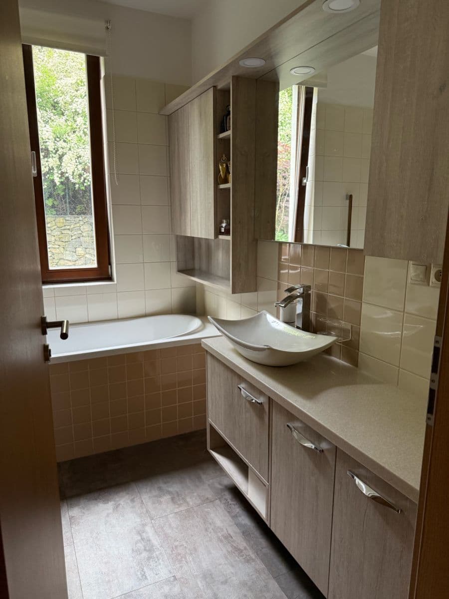 Prenájom bytu 3-izbový 70 m², Kamýcká, Praha, Praha Prenájom bytu 3-izbový 70 m², Kamýcká, Praha, Praha