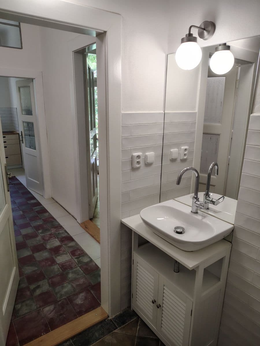Prenájom bytu 2-izbový 52 m², Táborská, Praha, Praha Prenájom bytu 2-izbový 52 m², Táborská, Praha, Praha