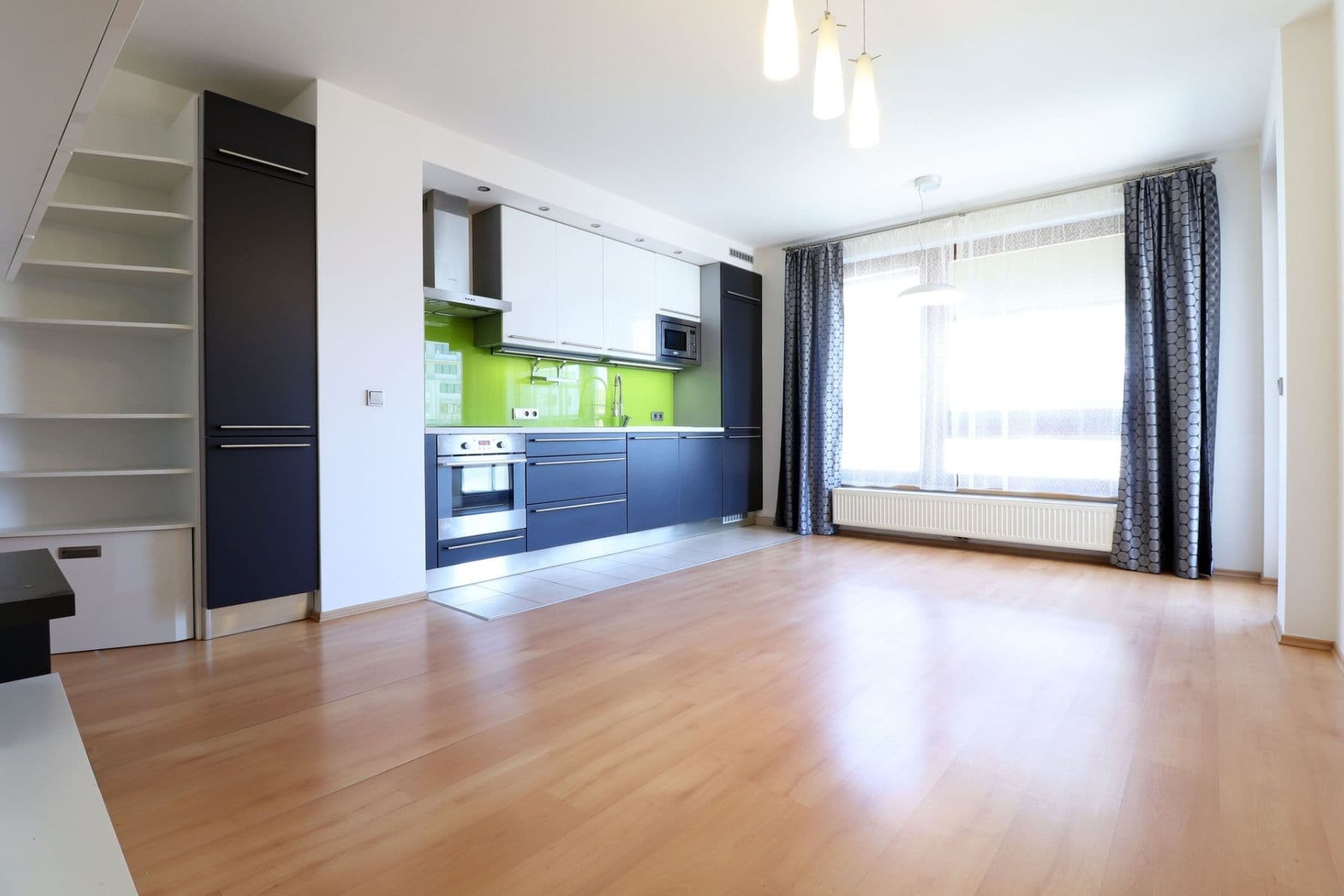 Prenájom bytu 3-izbový 65 m², Jana Přibíka, Praha, Praha Prenájom bytu 3-izbový 65 m², Jana Přibíka, Praha, Praha