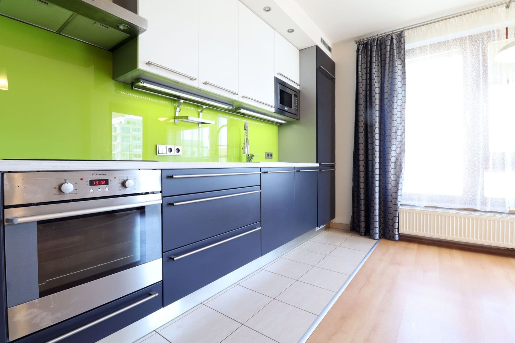 Prenájom bytu 3-izbový 65 m², Jana Přibíka, Praha, Praha Prenájom bytu 3-izbový 65 m², Jana Přibíka, Praha, Praha