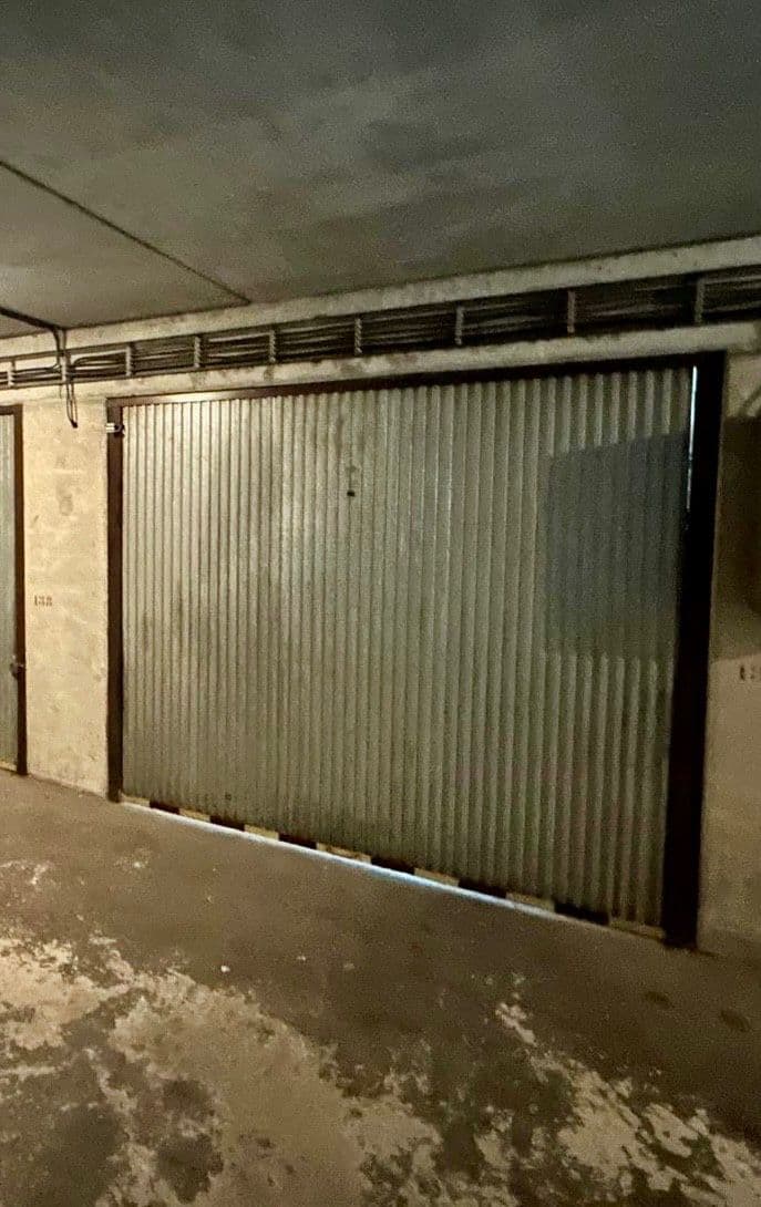 Predaj garáže 17 m², Dvojkrížna, Vrakuňa, Bratislavský kraj Predaj garáže 17 m², Dvojkrížna, Vrakuňa, Bratislavský kraj
