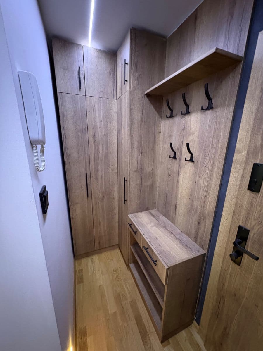 Predaj bytu 3-izbový 71 m², Tovární, Bohumín, Moravskoslezský kraj Predaj bytu 3-izbový 71 m², Tovární, Bohumín, Moravskoslezský kraj