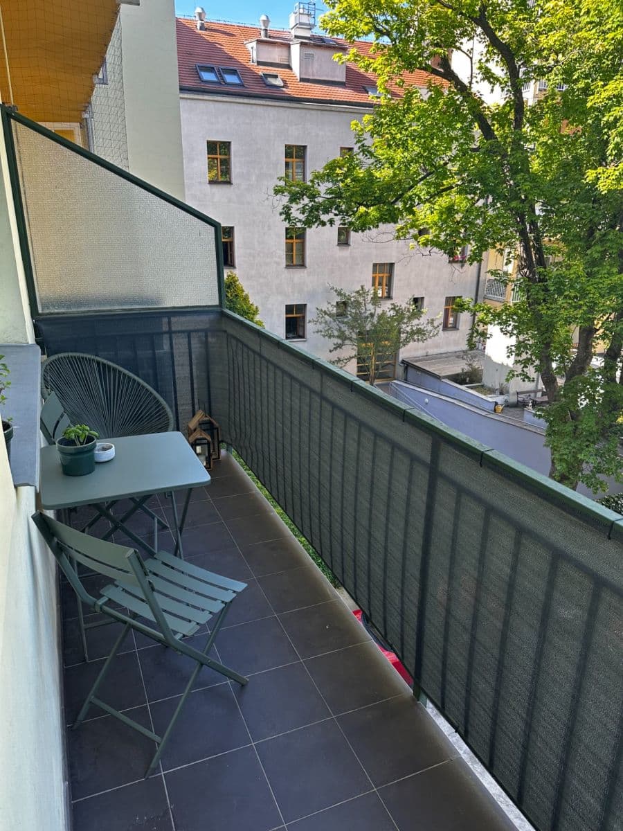 Prenájom bytu 1-izbový 27 m², Kamenická, Praha, Praha Prenájom bytu 1-izbový 27 m², Kamenická, Praha, Praha