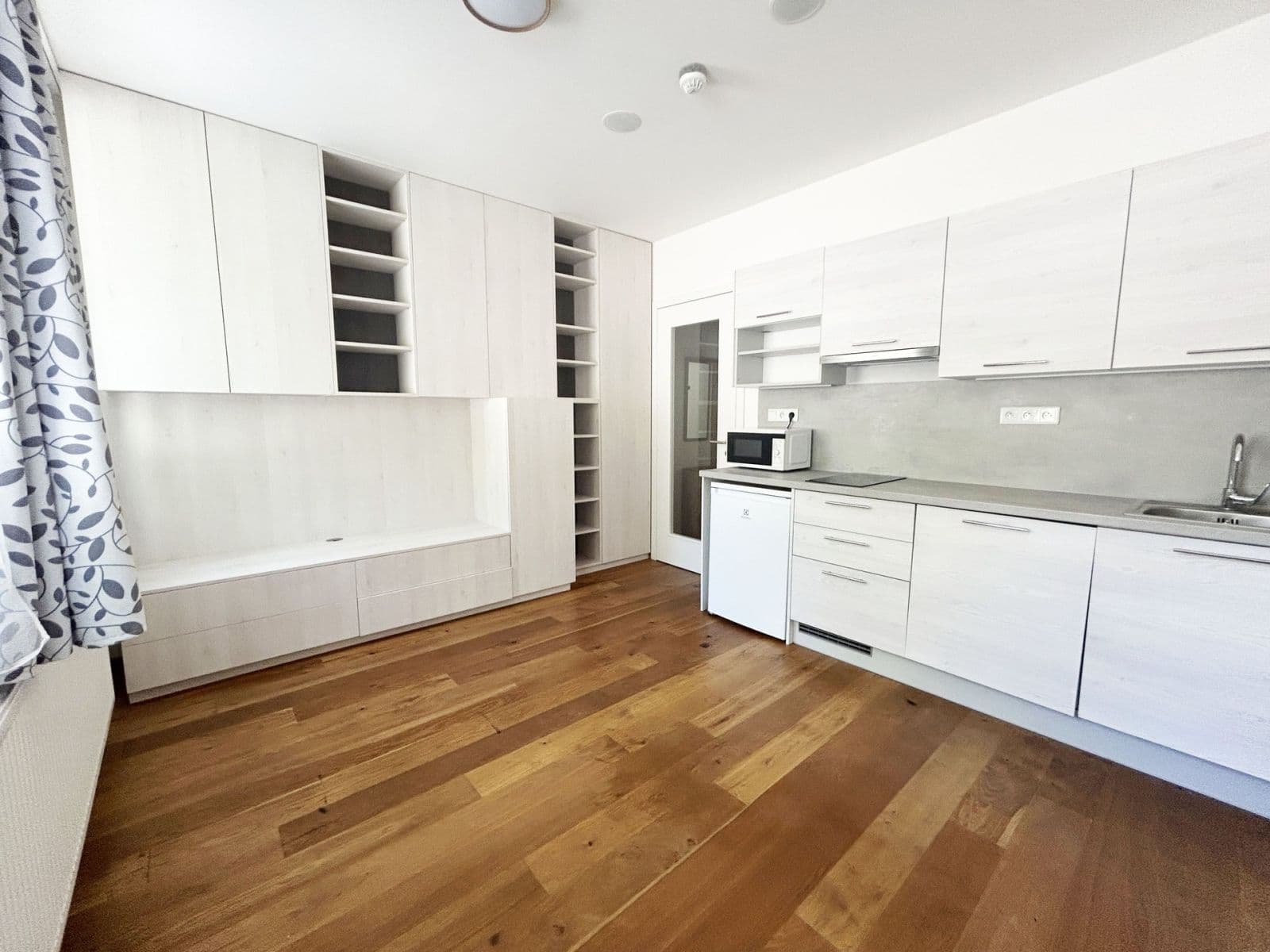 Prenájom bytu 1-izbový 20 m², Perucká, Praha, Praha Prenájom bytu 1-izbový 20 m², Perucká, Praha, Praha