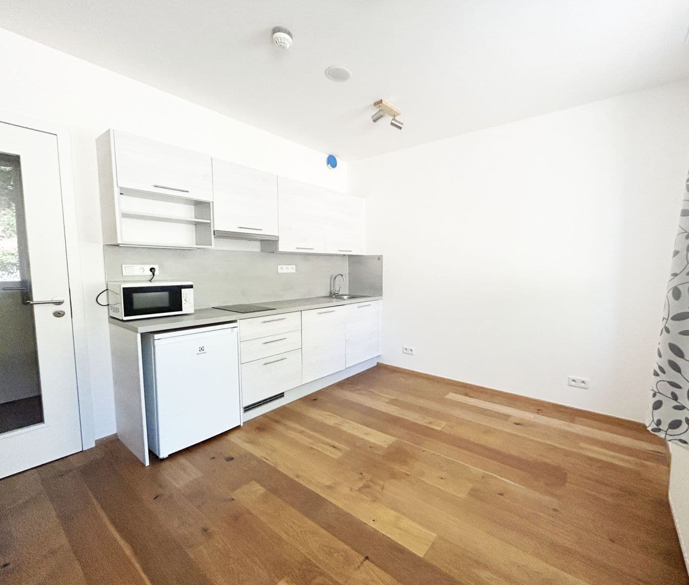 Prenájom bytu 1-izbový 20 m², Perucká, Praha, Praha Prenájom bytu 1-izbový 20 m², Perucká, Praha, Praha