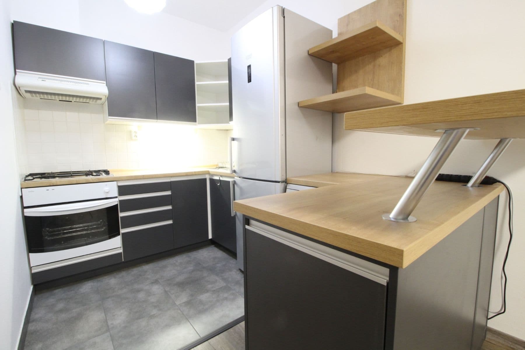 Prenájom bytu 2-izbový 41 m², Pelušková, Praha, Praha Prenájom bytu 2-izbový 41 m², Pelušková, Praha, Praha