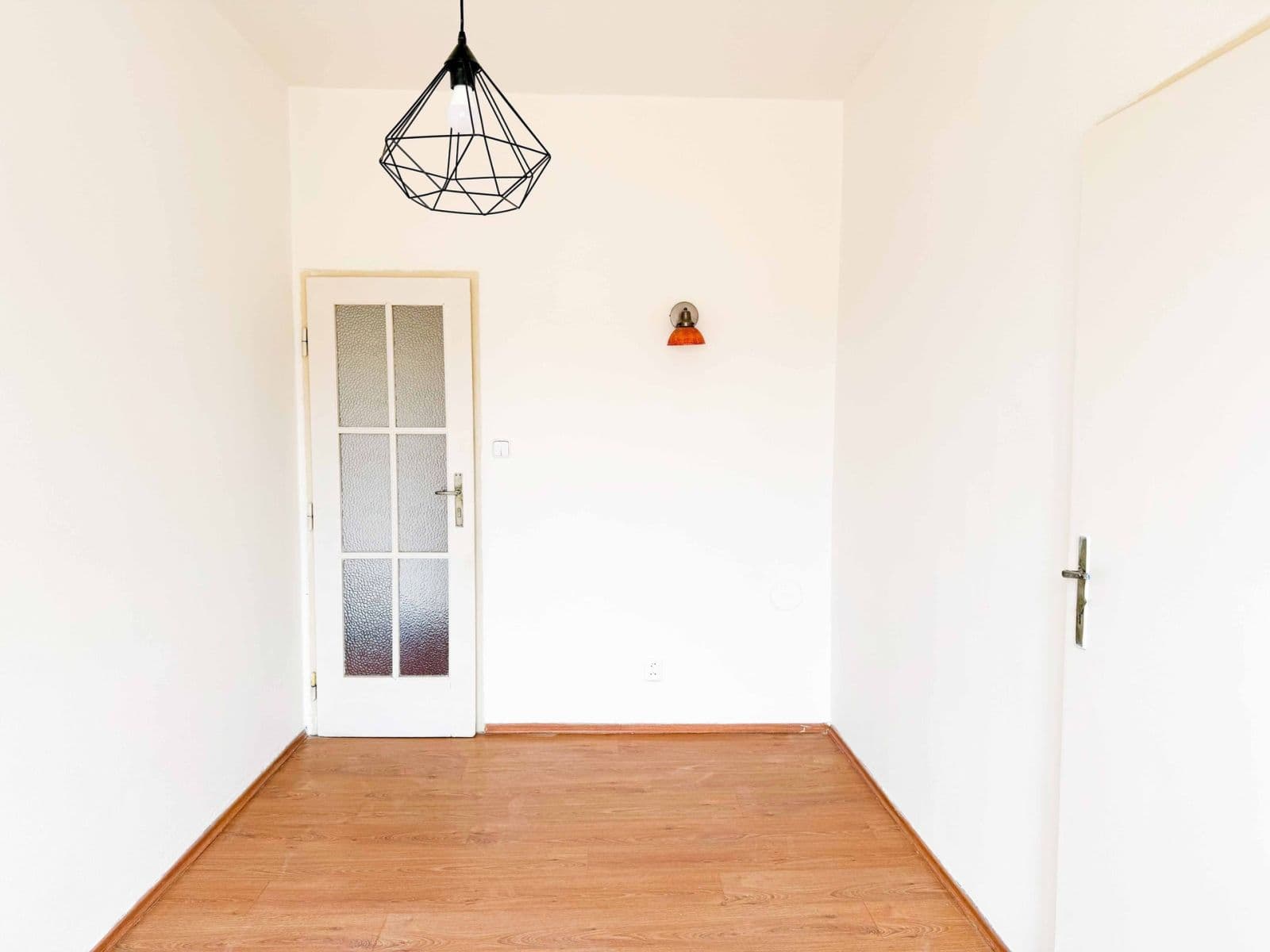 Prenájom bytu 2-izbový 36 m², Nádražní, Praha, Praha Prenájom bytu 2-izbový 36 m², Nádražní, Praha, Praha