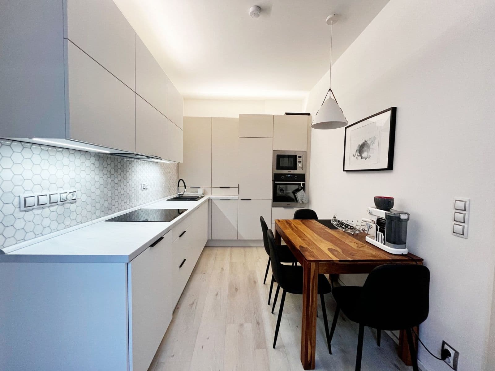Prenájom bytu 1-izbový 32 m², Jungmannova, Praha, Praha Prenájom bytu 1-izbový 32 m², Jungmannova, Praha, Praha