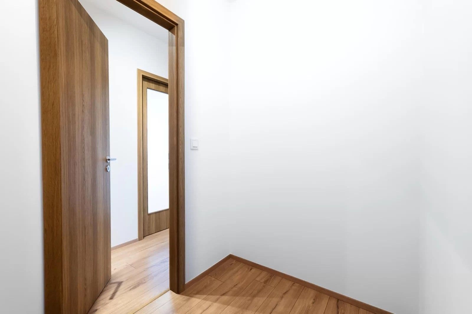 Prenájom bytu 3-izbový 61 m², Tovární, Liberec, Liberecký kraj Prenájom bytu 3-izbový 61 m², Tovární, Liberec, Liberecký kraj