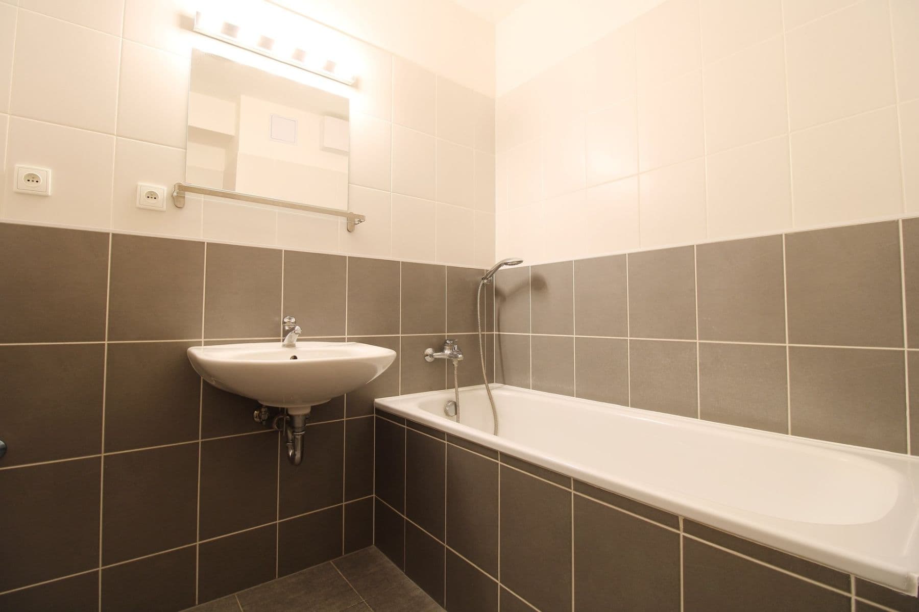 Prenájom bytu 2-izbový 52 m², Jaroslava Holečka, Kladno, Středočeský kraj Prenájom bytu 2-izbový 52 m², Jaroslava Holečka, Kladno, Středočeský kraj