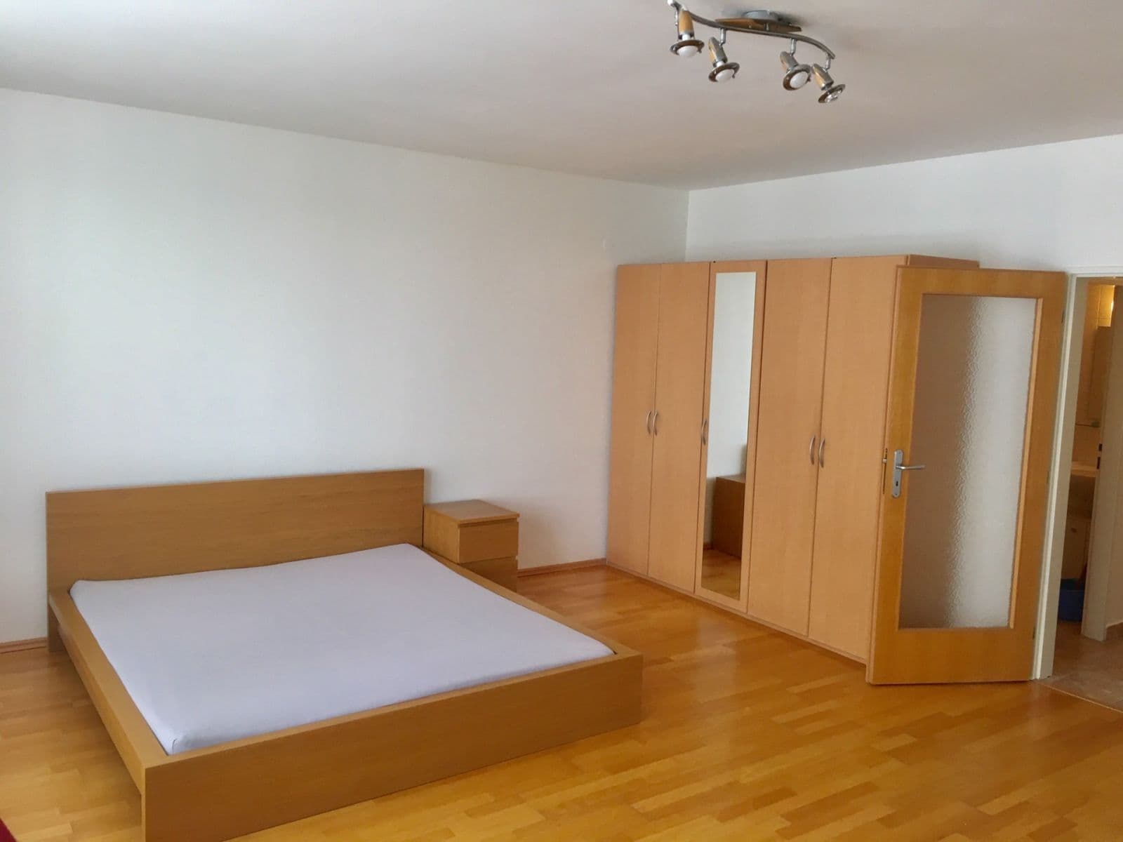 Prenájom bytu 1-izbový 40 m², Vinohradská, Praha, Praha Prenájom bytu 1-izbový 40 m², Vinohradská, Praha, Praha