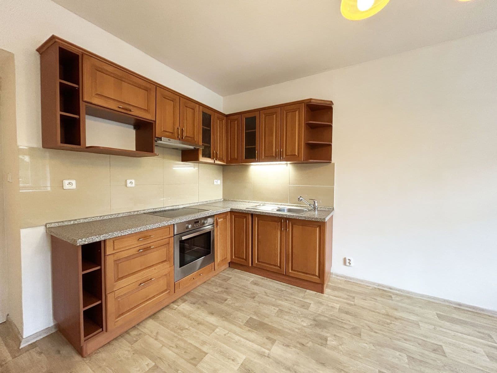 Prenájom bytu 1-izbový 24 m², Kounická, Praha, Praha Prenájom bytu 1-izbový 24 m², Kounická, Praha, Praha