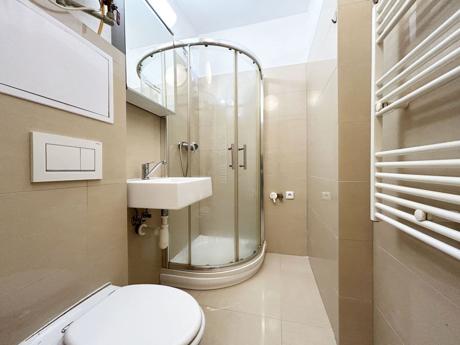 Prenájom bytu 1-izbový 24 m², Kounická, Praha, Praha Prenájom bytu 1-izbový 24 m², Kounická, Praha, Praha