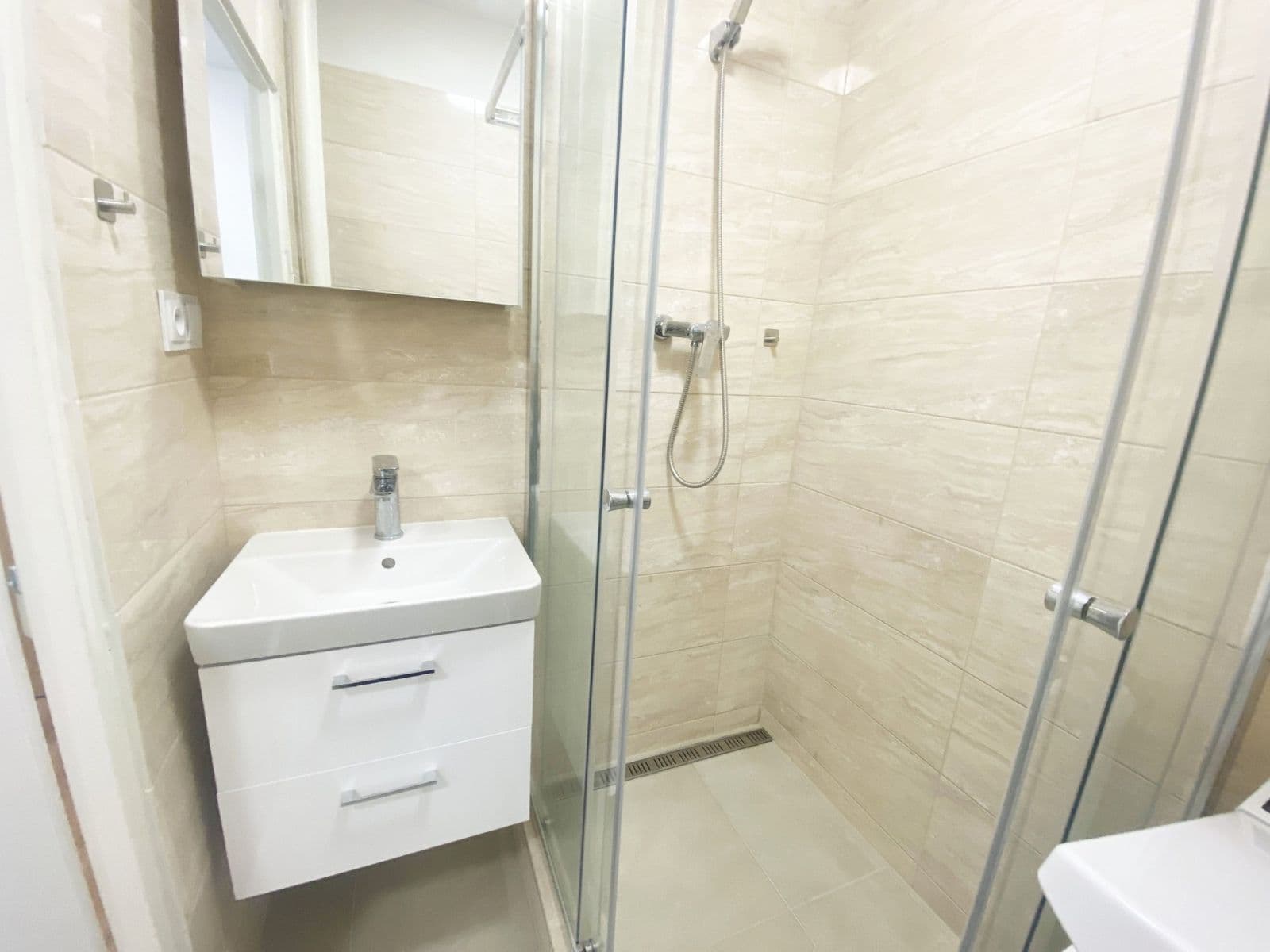 Prenájom bytu 2-izbový 55 m², Hyacintová, Praha, Praha Prenájom bytu 2-izbový 55 m², Hyacintová, Praha, Praha