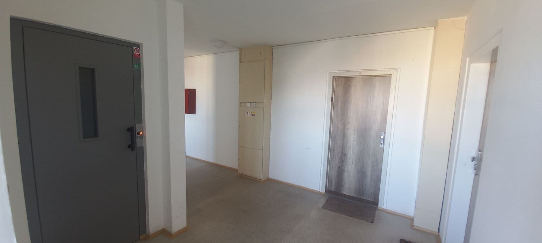 Prenájom bytu 2-izbový 43 m², Ostravská, Praha, Praha Prenájom bytu 2-izbový 43 m², Ostravská, Praha, Praha